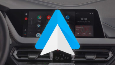 Imagen de un coche con Android Auto en la pantalla