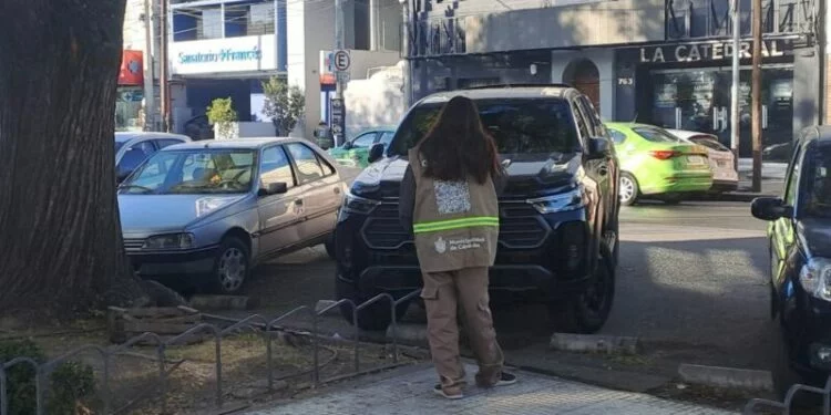 Señal de estacionamiento controlado en la ciudad de Córdoba