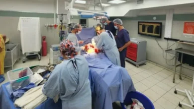 Equipo de salud en un hospital de Córdoba preparándose para un trasplante