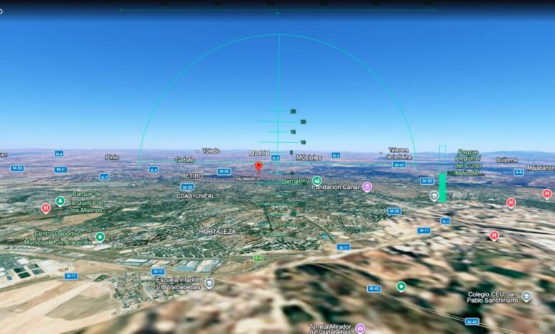 Imagen de un avión volando sobre la Gran Muralla China en el simulador de vuelo de Google Earth