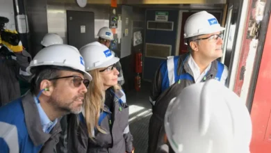 Manuel Adorni en una sesión del directorio de YPF
