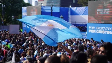 Miles de personas se reunieron en Parque Lezama para reclamar la libertad de Cristina Fernández de Kirchner