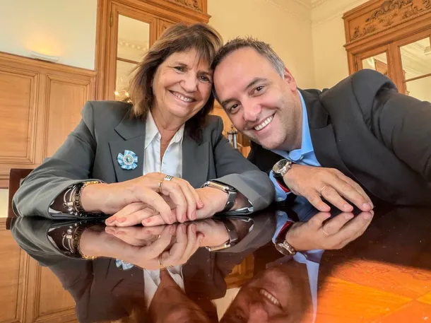 Patricia Bullrich y Manuel Adorni en el centro de la tormenta política