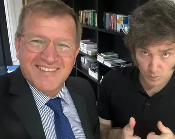 Eduardo Serenellini en una conferencia de prensa
