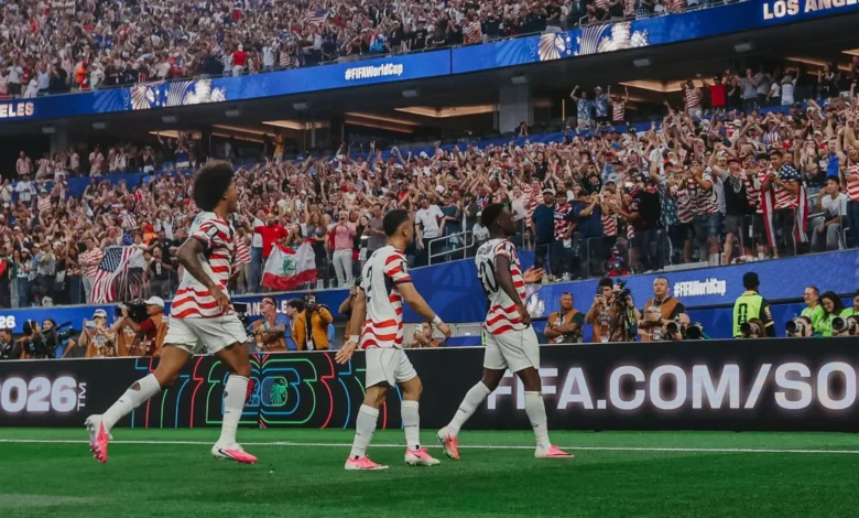 La selección de Estados Unidos celebra su victoria sobre Paraguay en el Mundial 2026