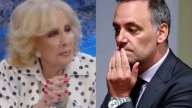 Mirtha Legrand y su mesa de invitados discutiendo sobre Manuel Adorni