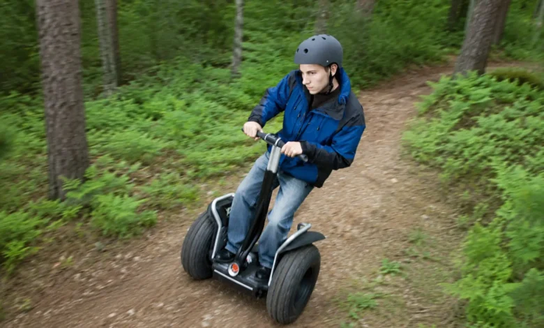 Imagen de un Segway en uso en una ciudad