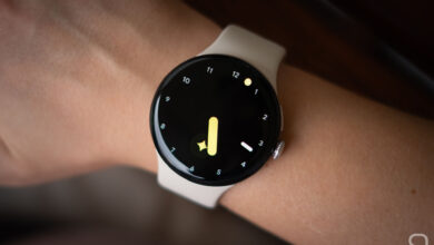 Imagen del Pixel Watch 5 con opciones de colores y diseños diferentes