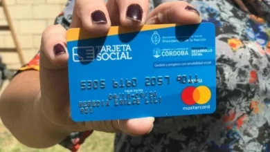 Familia cordobesa recibiendo apoyo de la Tarjeta Social