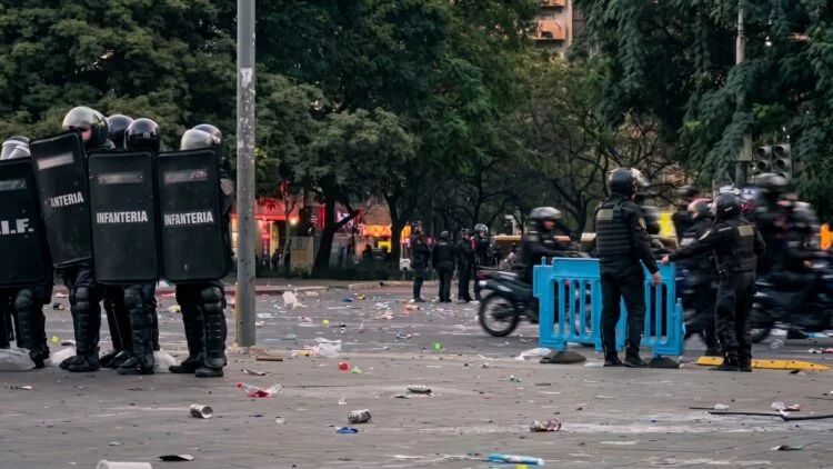 Imagen de la Policía de Córdoba desplegada en las calles para el partido de la Selección Argentina