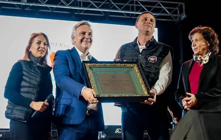 Bomberos Voluntarios de Marcos Juárez en desfile de unidades