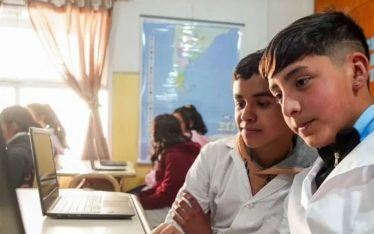 Estudiantes de Córdoba trabajando en un proyecto de Matemáticas