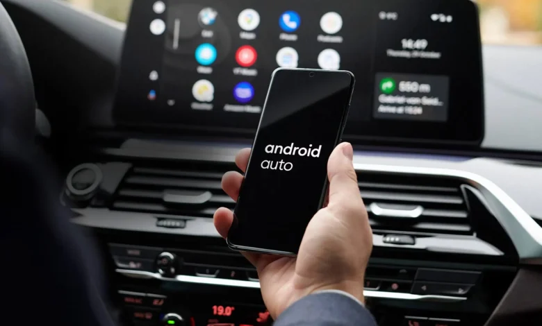 Imagen de un vehículo con Android Auto en la pantalla del sistema de infotenimiento