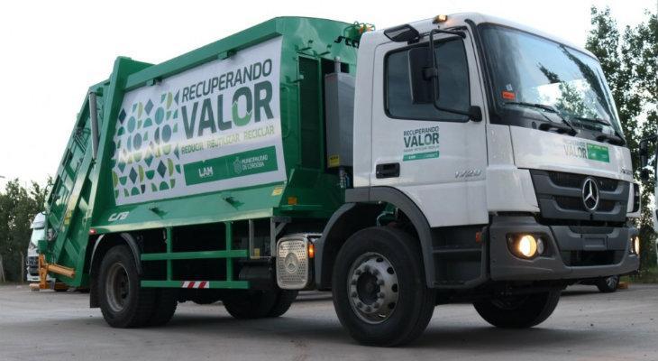 Vehículos de recolección de residuos en la ciudad de Córdoba