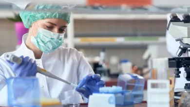 Investigadores en un laboratorio, representando la ciencia y la tecnología en Argentina