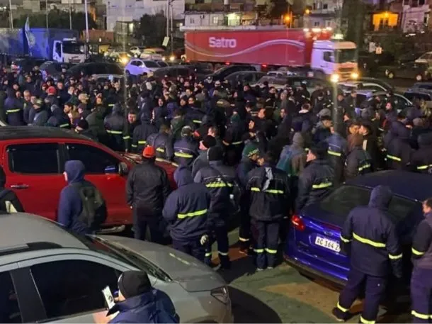 Trabajadores de Express Beer protestan por la crisis laboral