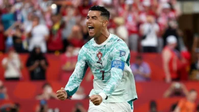 Jugadores de Croacia protestando después del gol anulado