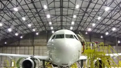 Imagen de un avión IA-63 Pampa III Block 2 en una pista de aterrizaje
