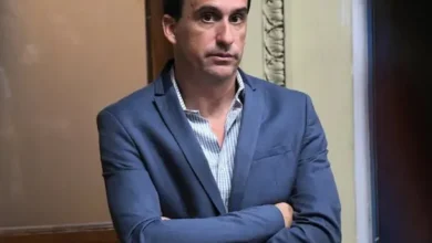 Javier Lanari en una reunión con miembros del gobierno