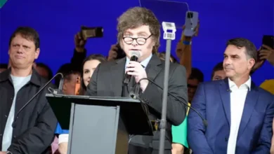 Milei y Flávio Bolsonaro en el acto de lanzamiento de la candidatura presidencial
