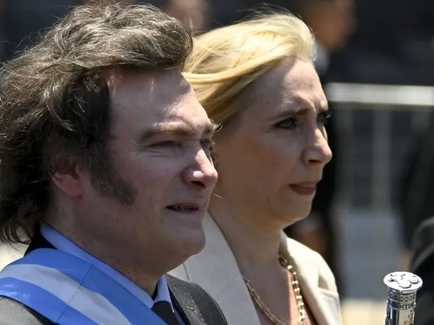 Javier Milei y Karina Milei en un acto de La Libertad Avanza