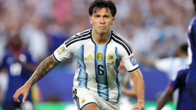Lisandro Martínez en acción durante un partido del Mundial 2026