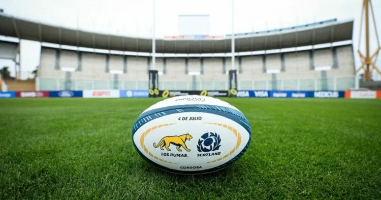 Aficionados de rugby en el estadio Mario Alberto Kempes