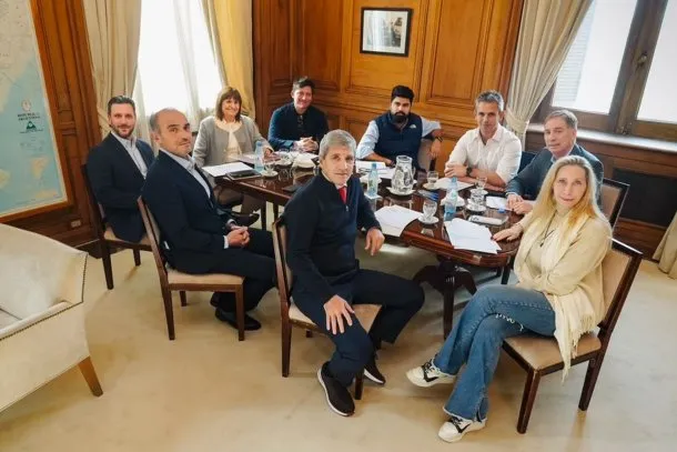 Javier Milei en una reunión de gabinete