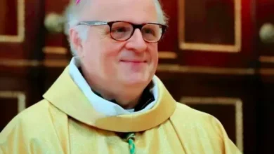 Foto del papa León XIV y el Nuncio apostólico