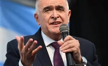 Osvaldo Jaldo, gobernador de Tucumán, en una reunión con el Presidente Javier Milei