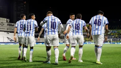 Imagen de los jugadores de Racing y Gimnasia La Plata antes de un partido