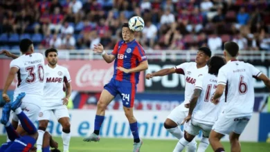 Imagen de los jugadores de Lanús y San Lorenzo en el estadio Ciudad de Lanús-Néstor Díaz Pérez