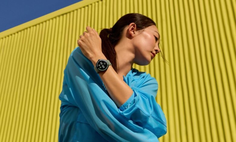 Imagen del Pixel Watch 5 en diferentes colores y estilos
