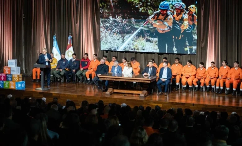 Gobierno de Córdoba entrega fondos a cuarteles de bomberos voluntarios