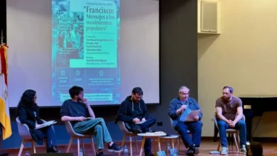 Rossi presentando el libro 'Francisco: mensajes a los movimientos populares' en la Universidad Católica de Córdoba