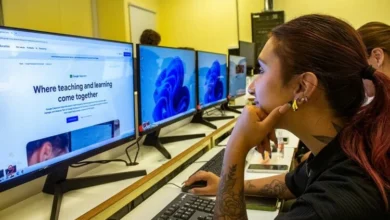 Estudiantes de la Universidad Provincial de Córdoba inscribiéndose al Centro de Idiomas