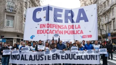 Docentes marchando en el paro nacional