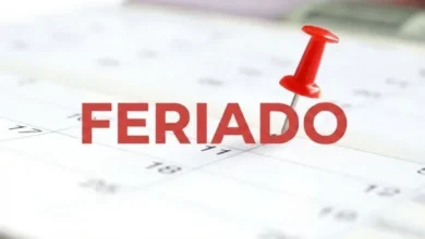 Feriado especial en la Provincia de Buenos Aires: banderas y globos coloridos en las calles de Navarro y 12 de Octubre