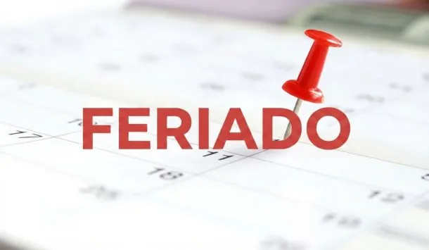 Feriado especial en la Provincia de Buenos Aires: banderas y globos coloridos en las calles de Navarro y 12 de Octubre
