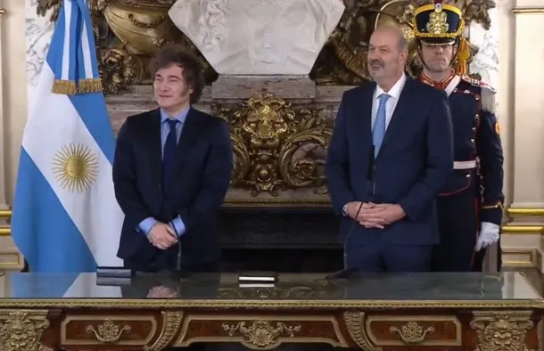 Federico Sturzenegger en una reunión del Gabinete