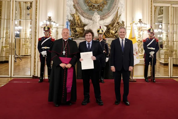 Encuentro entre el presidente Javier Milei y el Nuncio Apostólico Monseñor Michael Wallace Banach