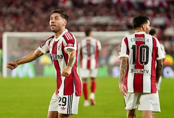 River Plate celebra su victoria sobre Argentinos Juniors en el Estadio Monumental