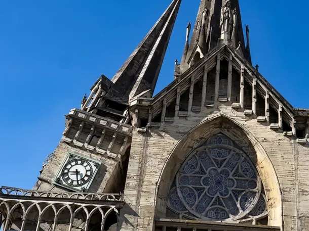 Imágenes del derrumbe de la Catedral de Manizales después del terremoto en Colombia