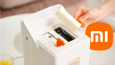 Máquina de helados Xiaomi en acción, produciendo helados cremosos