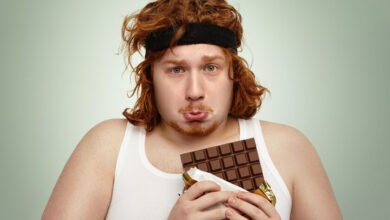 Estudio muestra cómo el olor a chocolate aumenta repeticiones en ejercicios de piernas