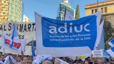 Manifestación de docentes universitarios en Córdoba durante el paro del 8 de septiembre