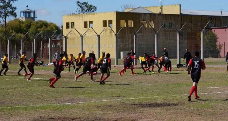 Jugadores de rugby internos en el penal de Bouwer durante el IV Encuentro