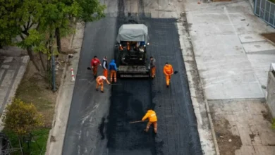 Obra de repavimentación nocturna en la avenida General Paz, Córdoba