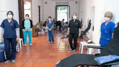 Voluntarios donando sangre en la jornada solidaria del Cabildo histórico