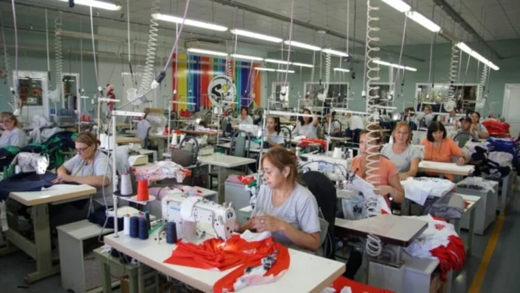 Reunión de la Federación de Cooperativas Textiles y Marroquinería en Devoto, Córdoba